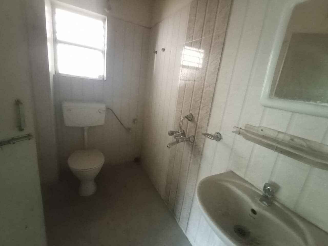 Unfurnished 3bhk in Bamunimaidan, Guwahati, Assam, India for Rent